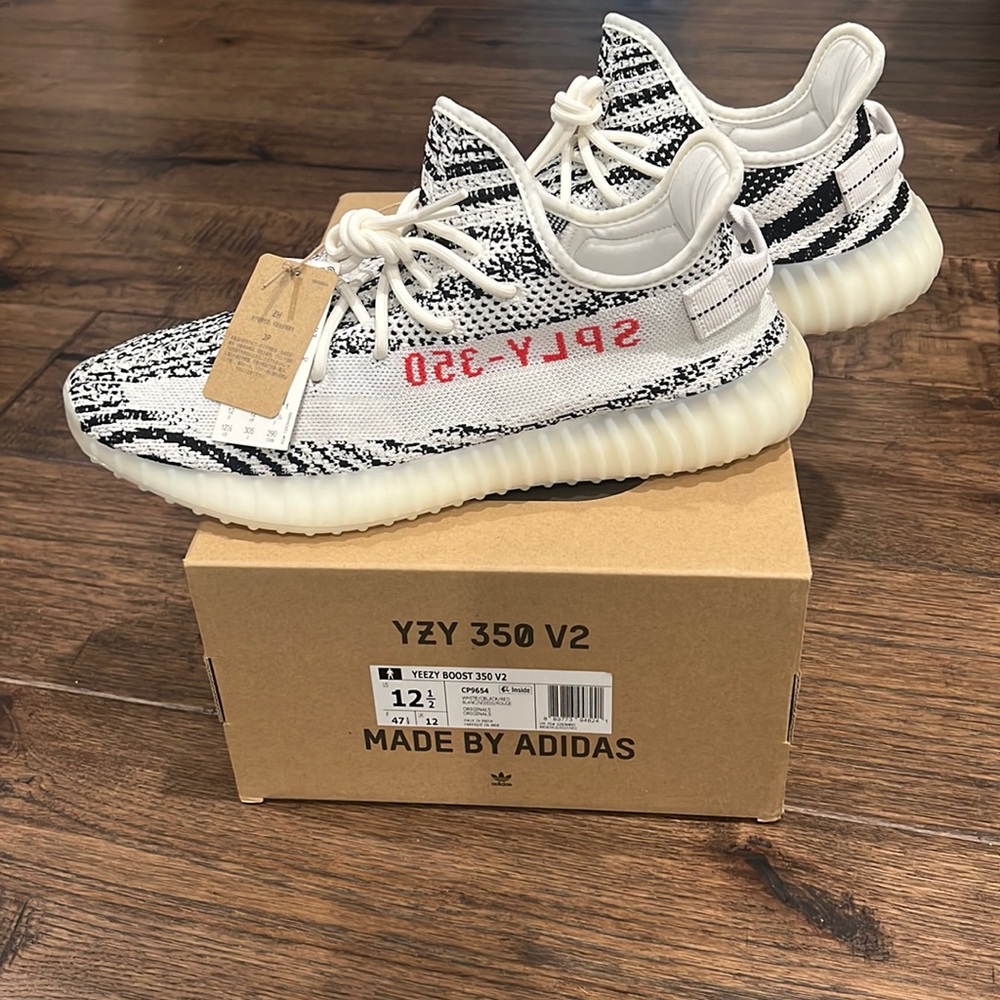 Men’s Yeezy Boost -NWT
